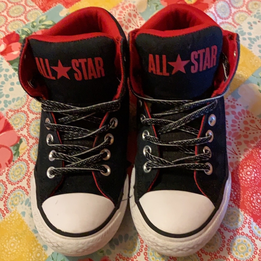 Youth Converse All Star High Tops! Size:4